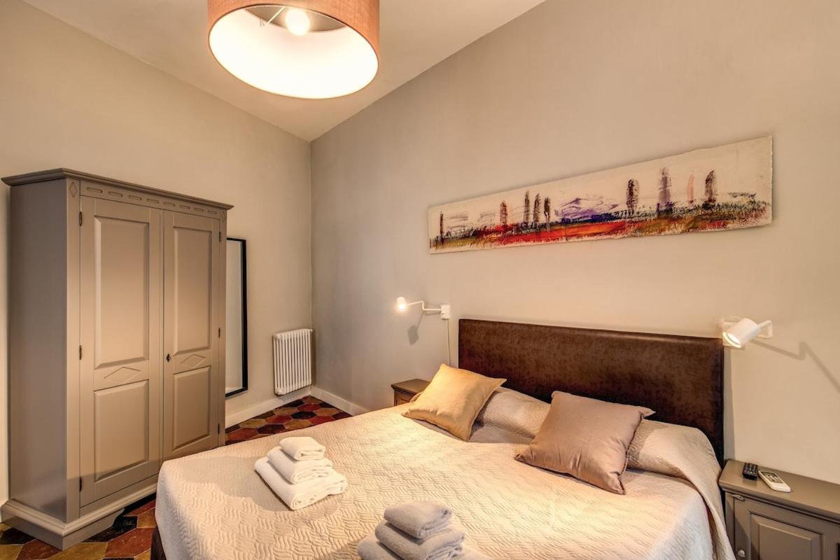 Apartment Campo Di Fiori 2 Bedroom Int 4 *