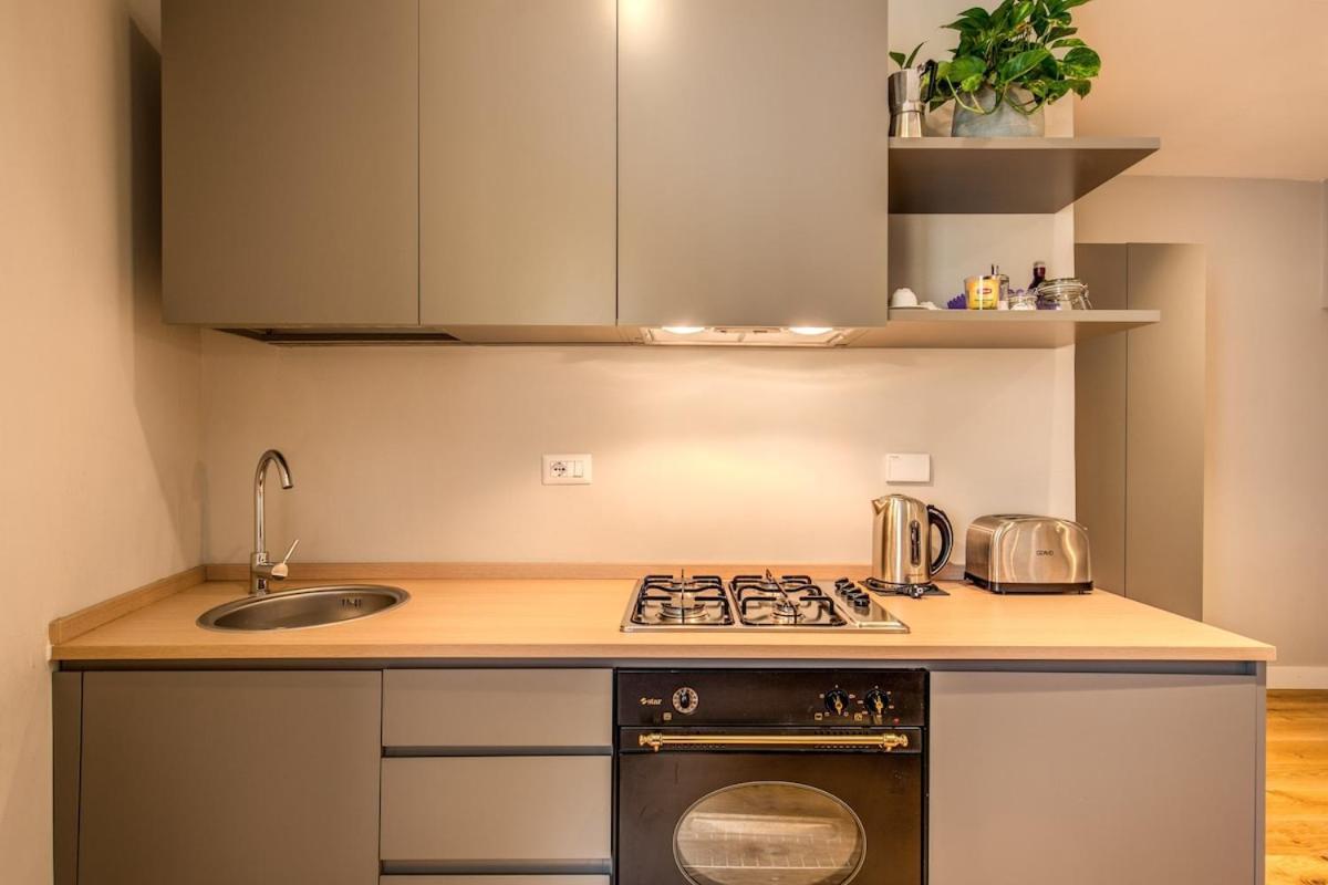 Apartment Campo Di Fiori 2 Bedroom Int 4