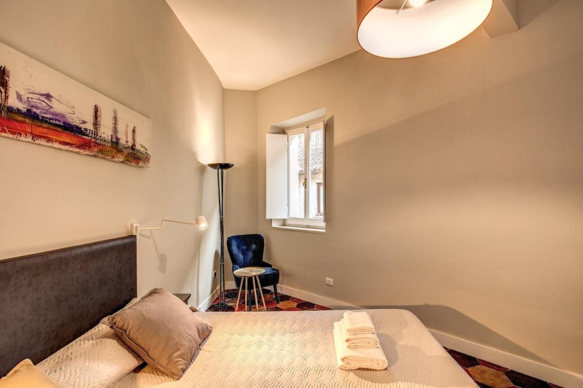 Apartment Campo Di Fiori 2 Bedroom Int 4 *