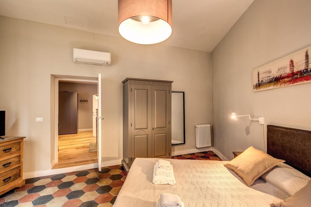 Campo Di Fiori 2 Bedroom Int 4 Rom