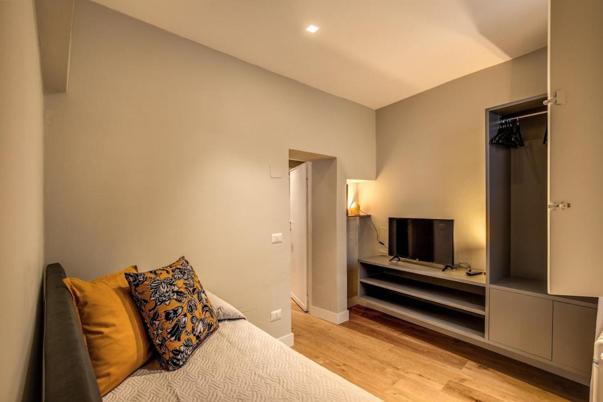 Apartment Campo Di Fiori 2 Bedroom Int 4