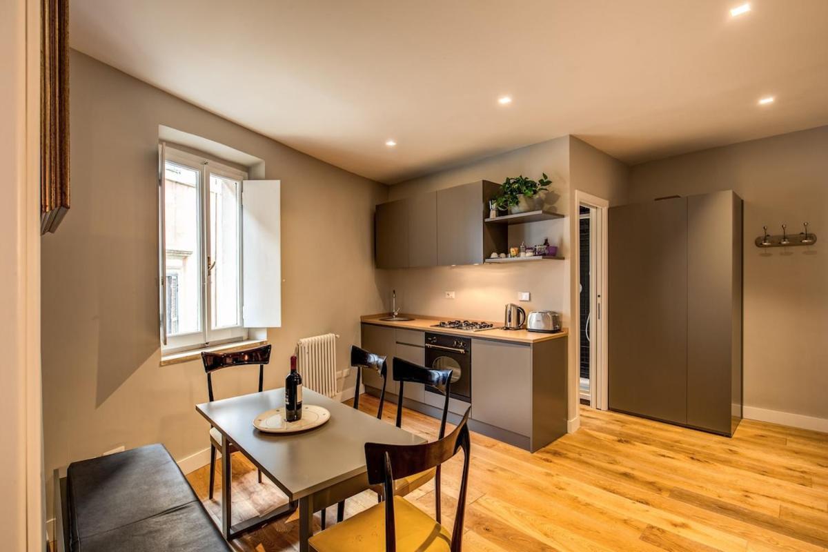 Apartment Campo Di Fiori 2 Bedroom Int 4 *